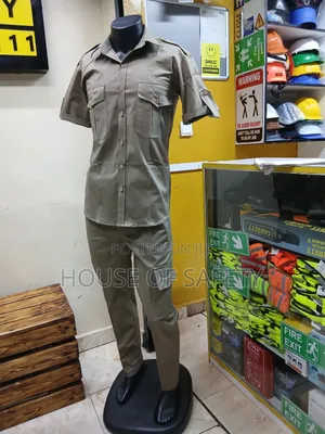 Short Sleeves Working Suits in Beige for Safety