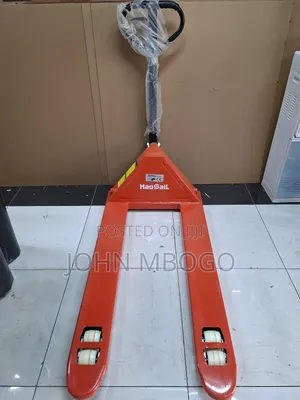 Hand Pallet Jack / Pallet Trolley 3000kg .