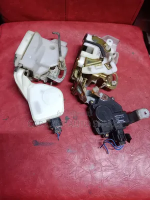 Door Lock Mitsubishi Pajero L0