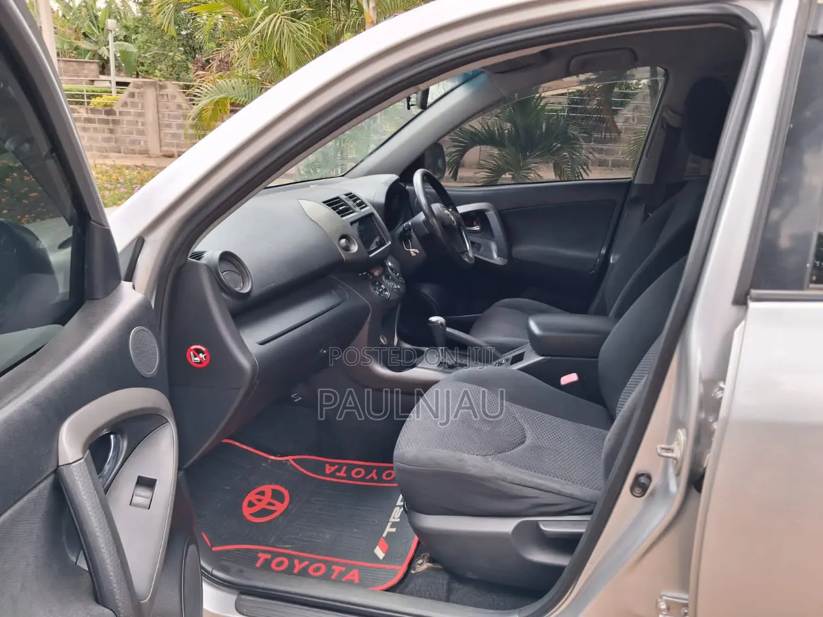 Toyota RAV4 2011 Gray