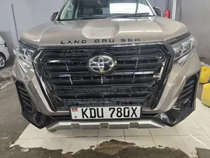 Toyota Land Cruiser Prado 2018 Gold
