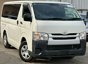 Toyota HiAce 2018 White