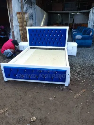 5x6 Mocket Bed in Royal Blue With Tufted Panels