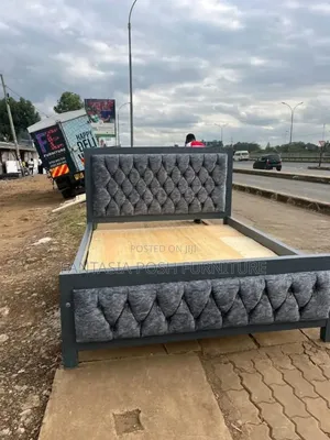 5x6 Modern Grey Mocket Bed in Diamond Tufting