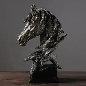 Stock Modern 3d Handpainted Resin Horse Head Sculpture for Gifts