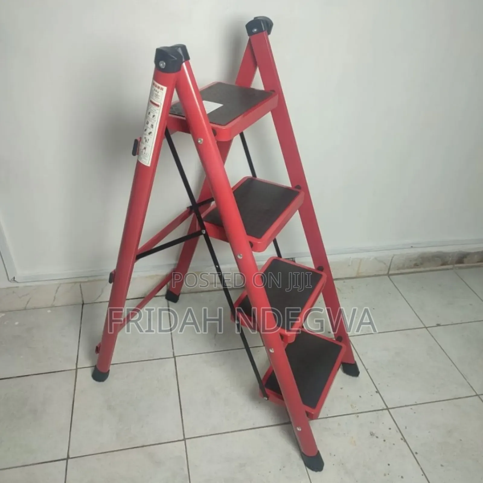 4-Step Foldable Ladder
Height 100cm