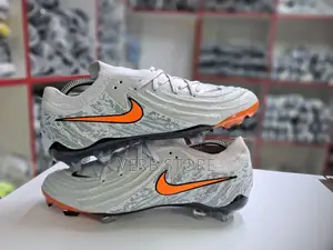 Phantom Luna Football Boots