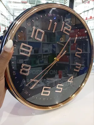 Impressed Wall Clock With 1080p Smart Wireless Wi-Fi Camera