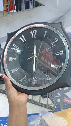 Designed Wall Clock With Pinhole Spy Camera
