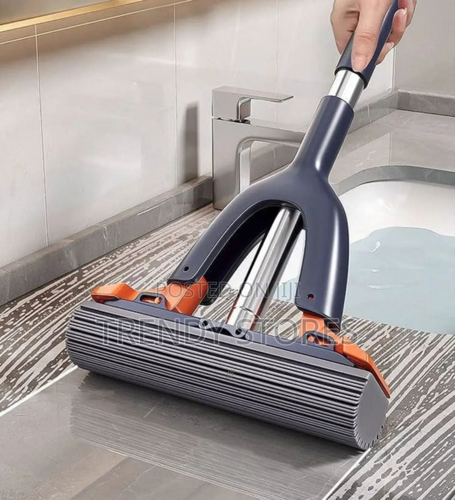 Self Squeezing Mop