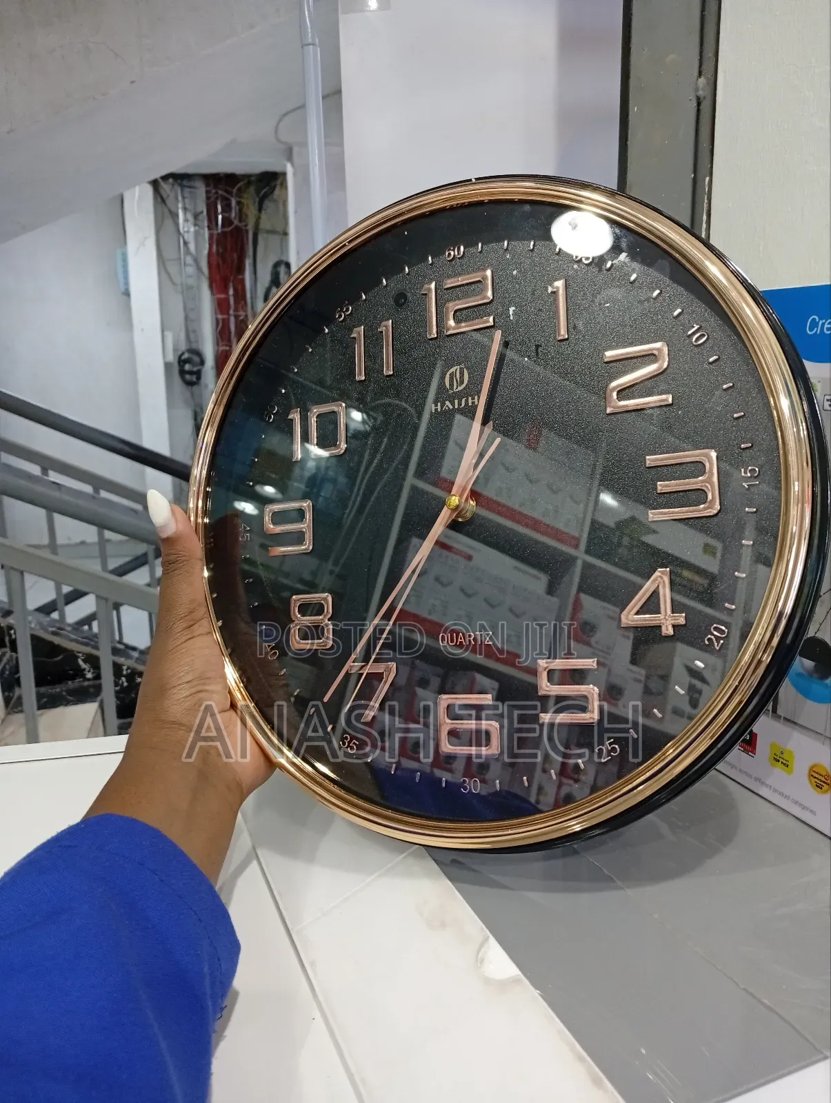 Best Wall Clock With 1080p Smart Wireless Wi-Fi Camera