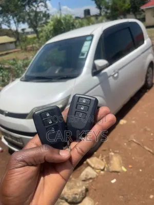 Toyota Spade Key Replacement Services 