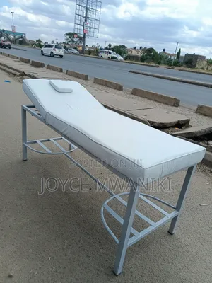White Plain Massage Bed With Waterproof Cover