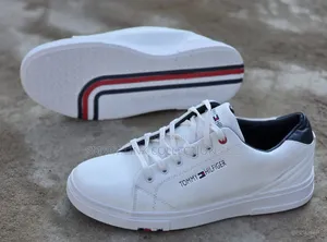 Tommy Flat Casual