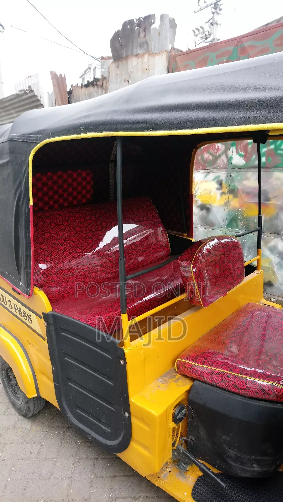 Bajaj RE 2019 Yellow