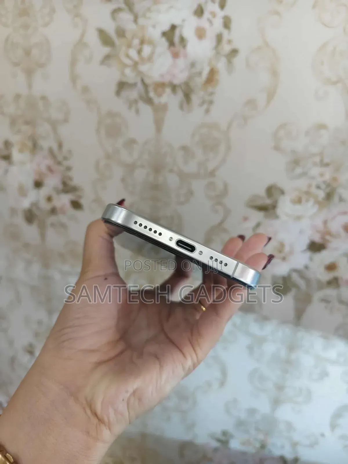 New Apple iPhone 16 Pro Max 256 GB Silver