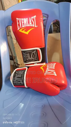 Two Pieces of Boxing/Punching Gloves