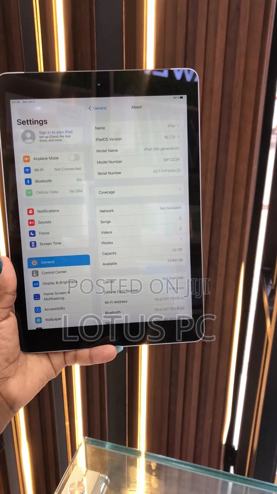 Apple iPad 9.7 128 GB Gray