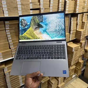 Laptop Dell Precision 3561 16GB Intel Core I7 SSD 512GB