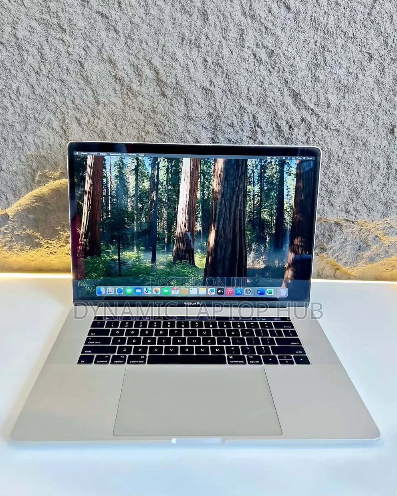 Laptop Apple MacBook Pro 2017 16GB Intel Core I7 SSD 256GB