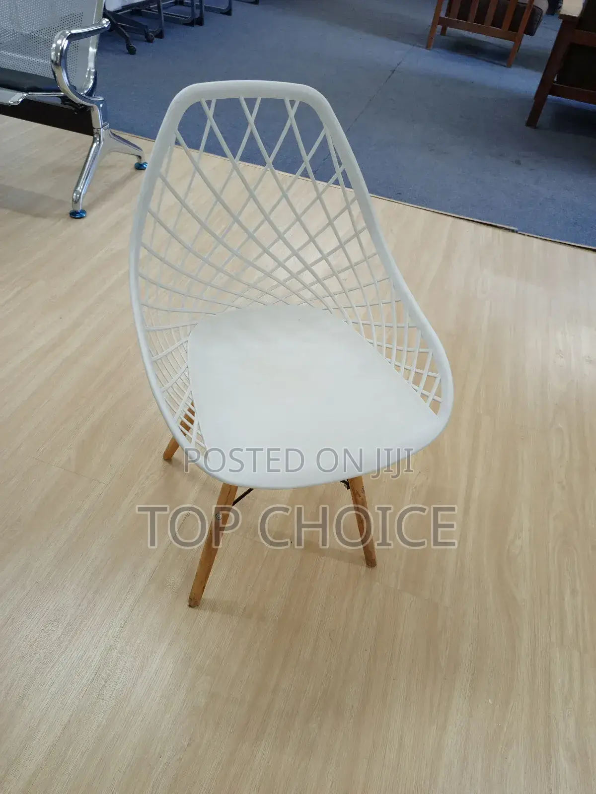 Eames Molder Chair