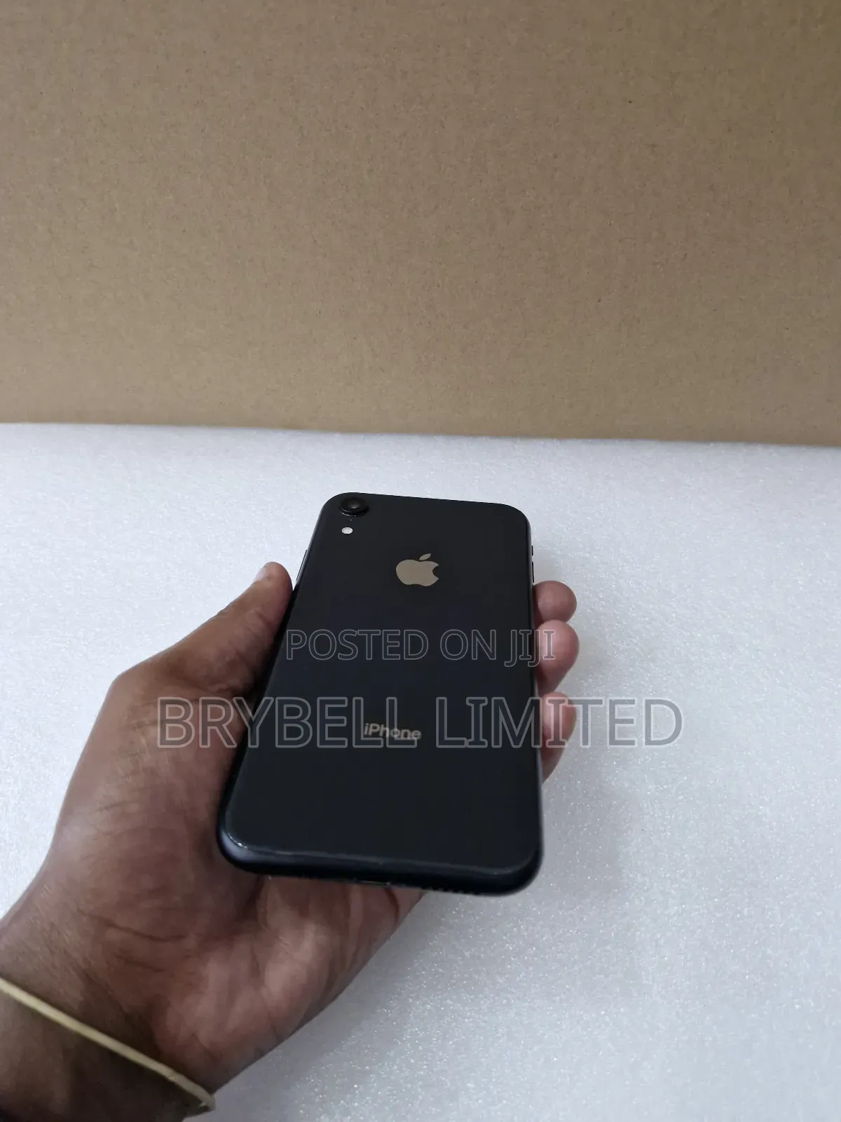 Apple XR 64 GB Black
