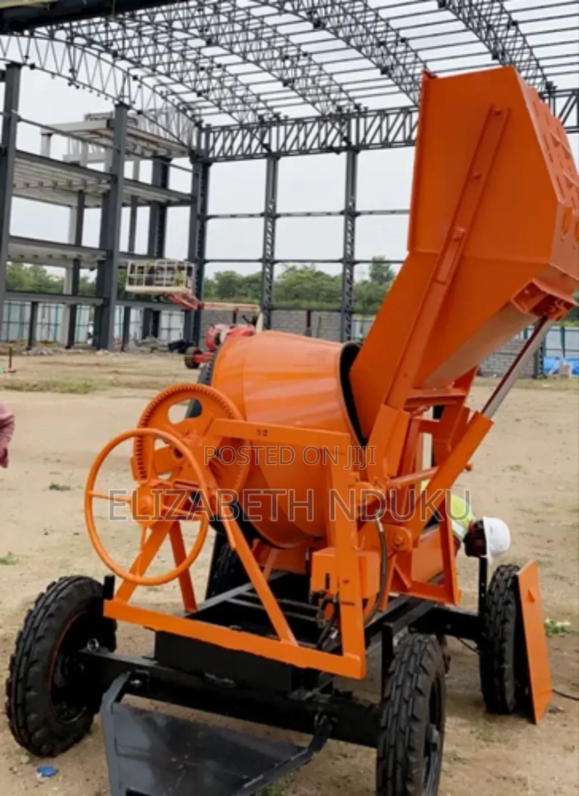 Self Loading Concrete Mixer (High-Performance)