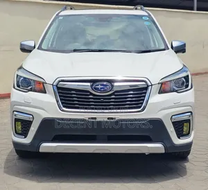 Subaru Forester Premium AWD 2019 White