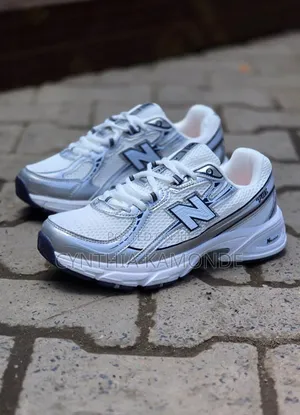 New Balance 740