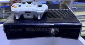 Preloved Chipped Xbox 360 Machine
