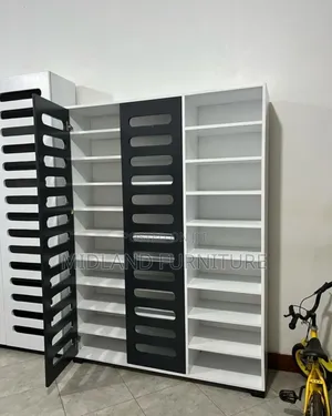Wooden50 Pair Shoe Rack With Doors