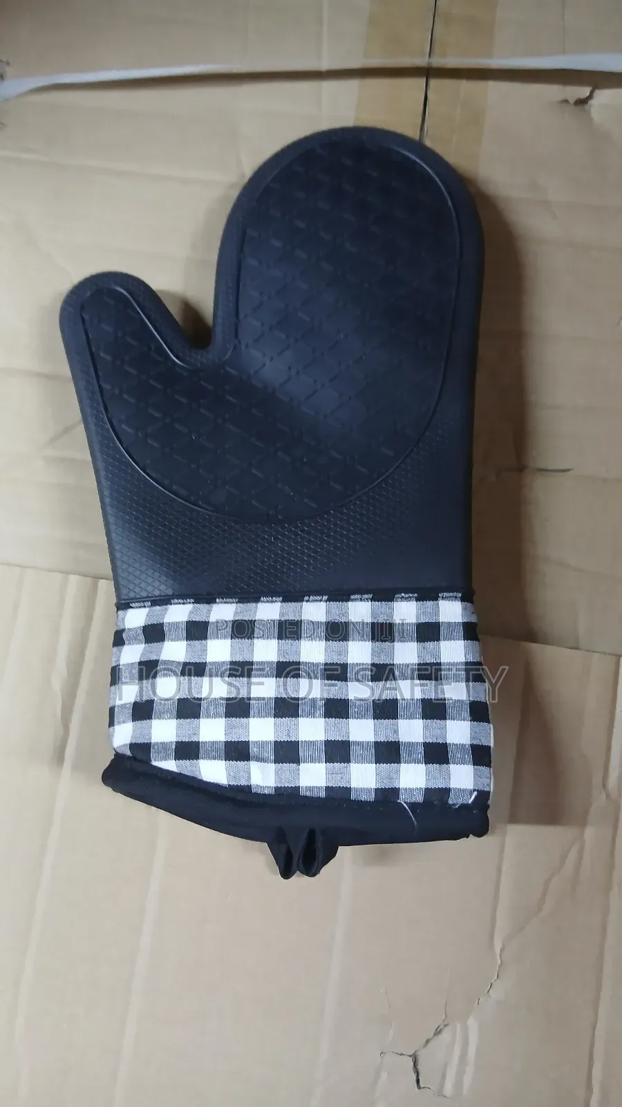 Master Class Silicone Mitten One Pcs