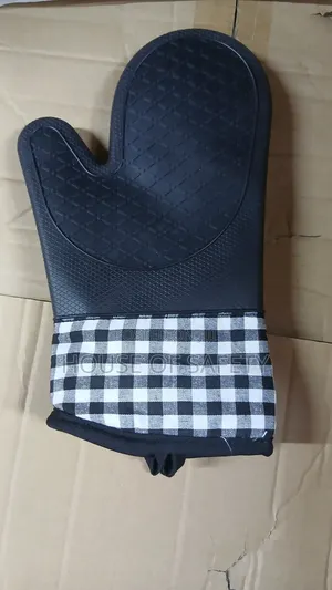 Master Class Silicone Mitten One Pcs
