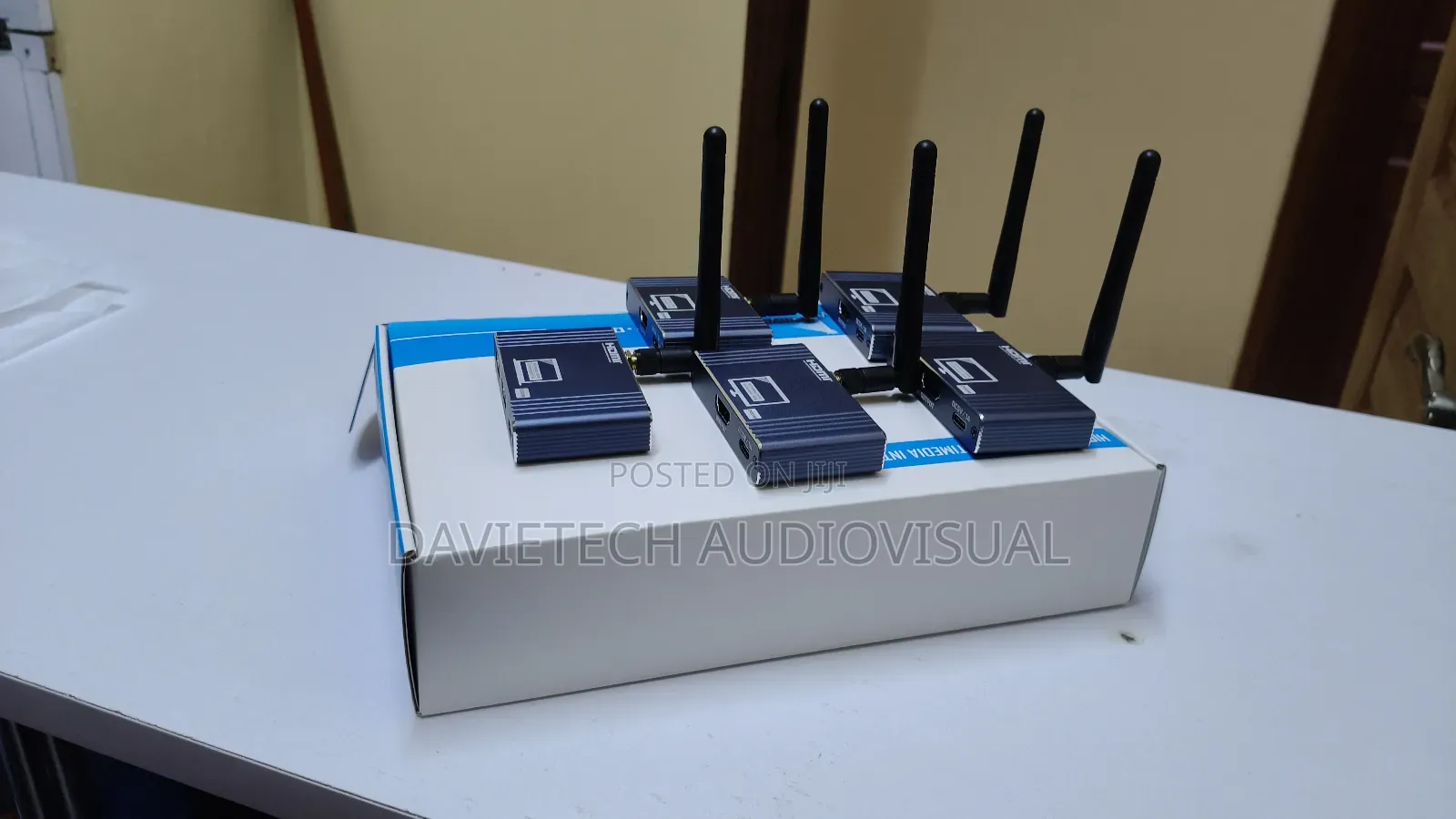 Hdmi Wireless Extender 200 Meters, 1 Transmitter to 4 Displays,