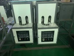 Industrial Bottle Making Machine (Pet Blow Molder)