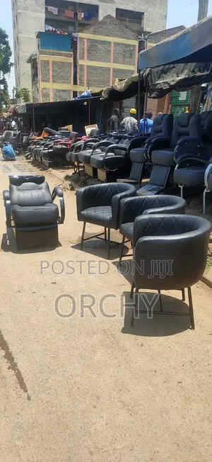 1 Salon Sink and 3 Styling Seats Leather