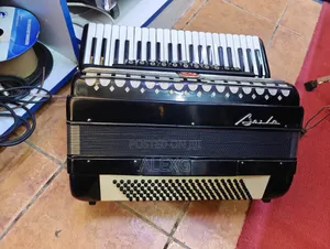Baile Piano Accordion 120-Bass 41-Treble