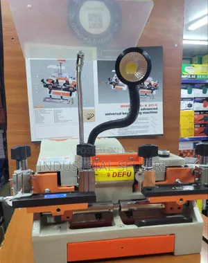 Universal Key Cutting Machine (Defu)