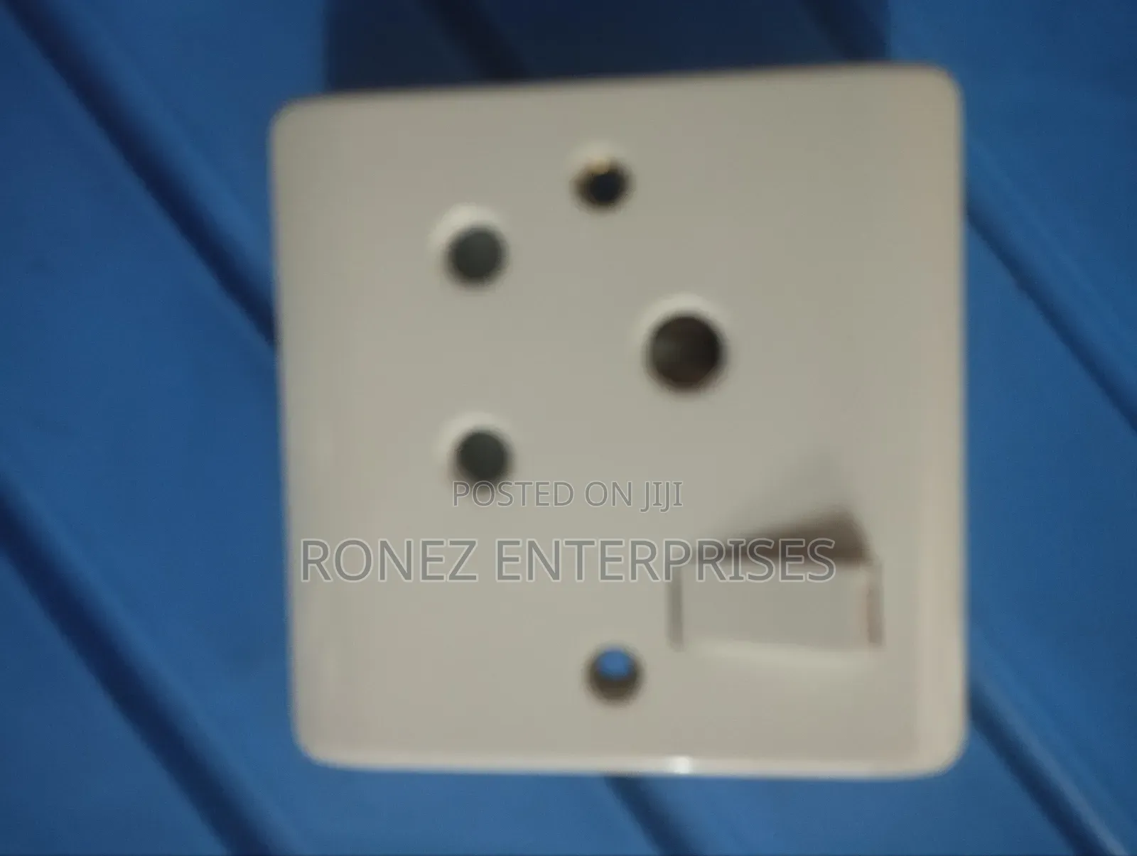 Single Socket 15 Amps