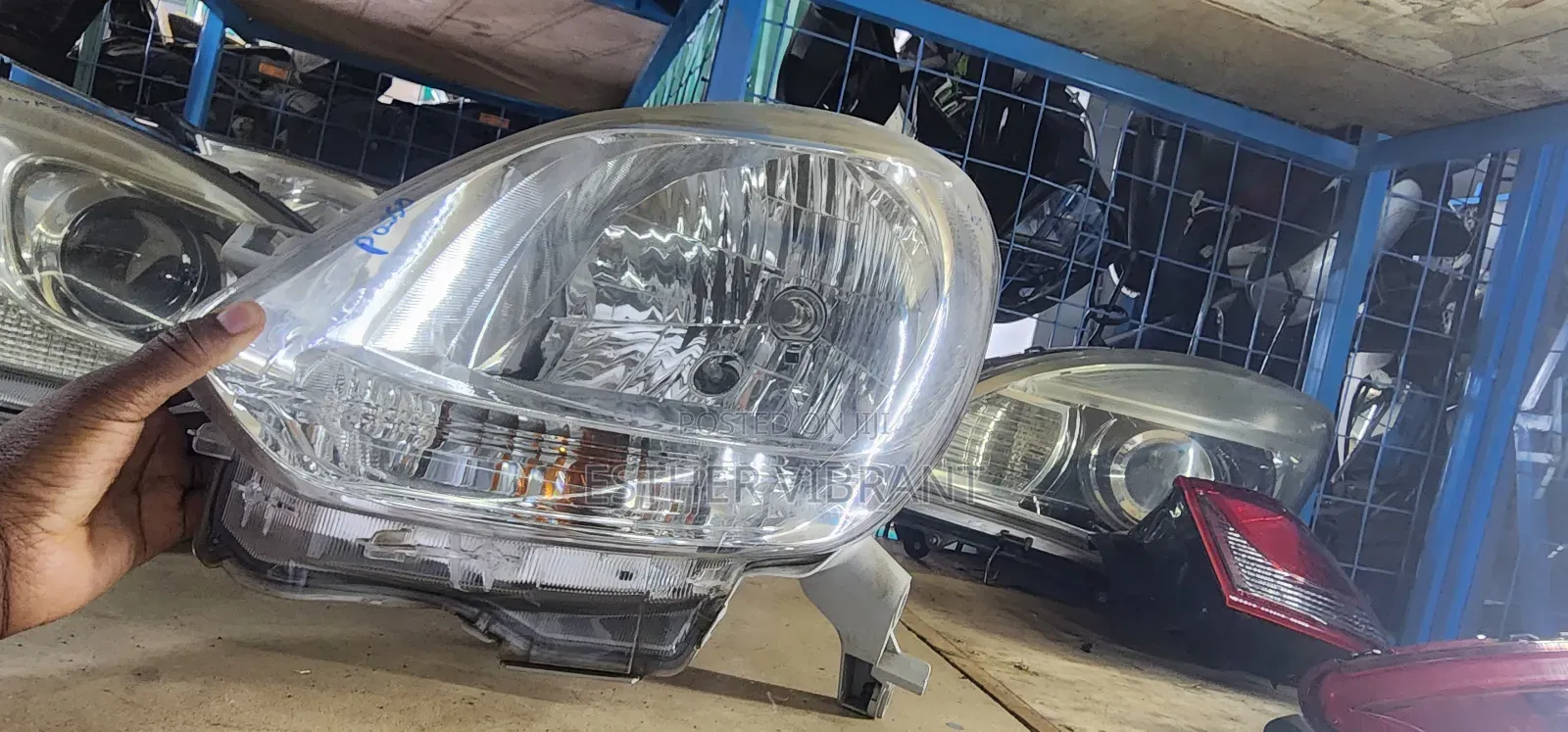 Passo 2013 Headlight Non