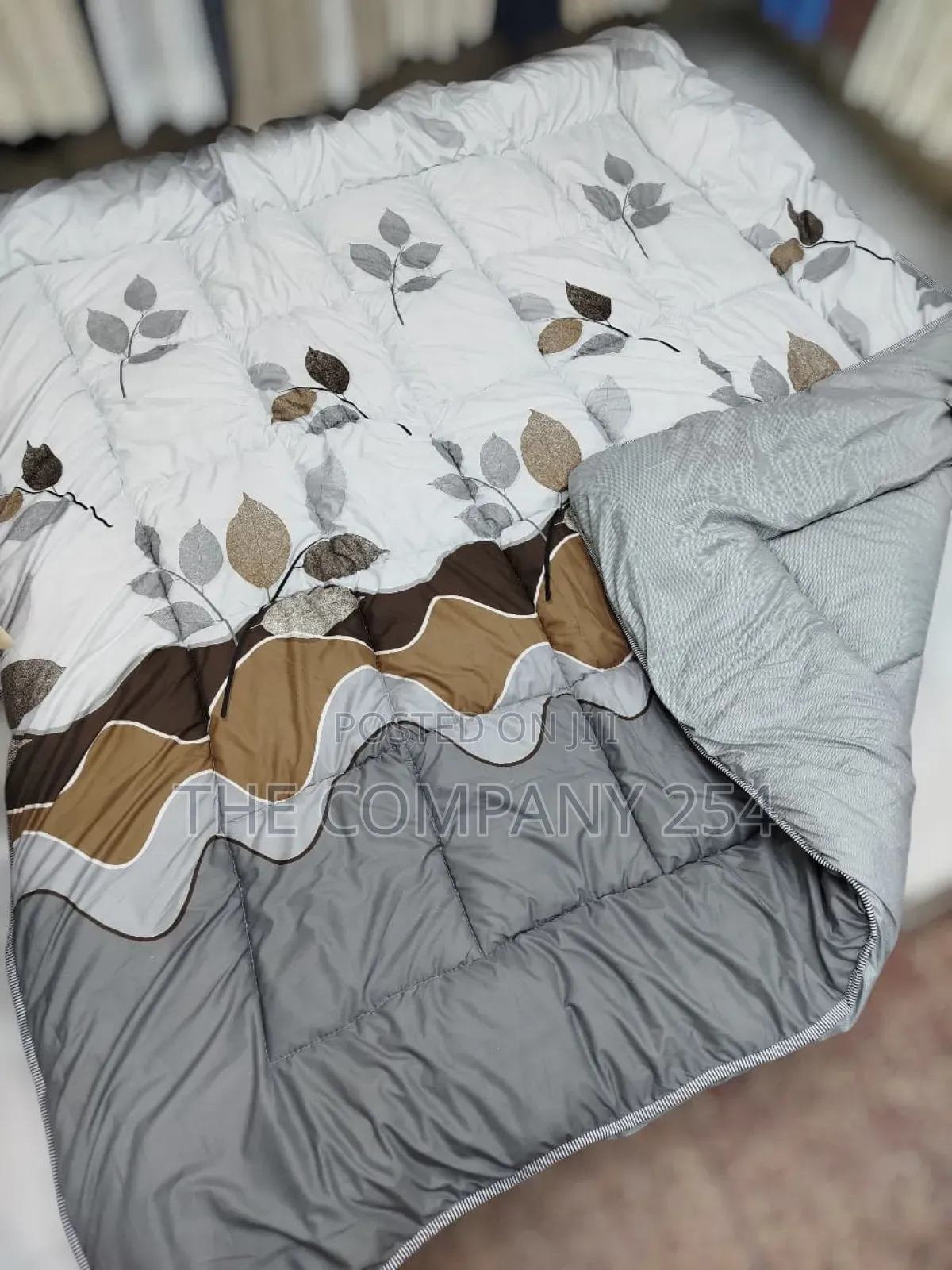 *Double Sided Heavy Cotton Binded Duvet* Size: 6×7 Pillowcases
