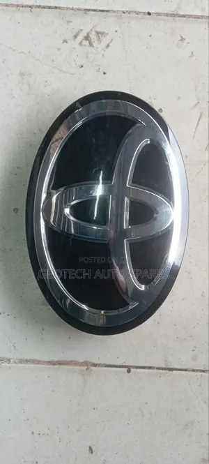 Toyota Prado Fj 150, Lc 200 Series Front Grille Logo Emblem