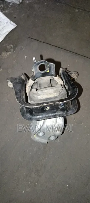 Toyota Probox Old Model Engine Mounting