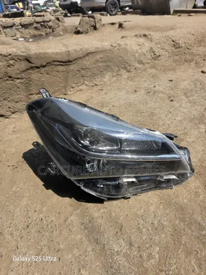 Vitz 2015 to 2020 Headlight Xenon, Part No. 52-270