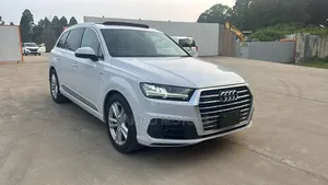 Audi Q7 45 SE Premium AWD quattro 2019 White