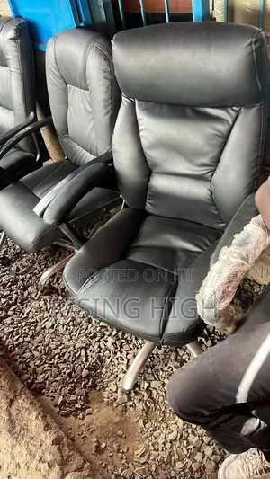 Comfortable Executive Office Chair – Adjustable