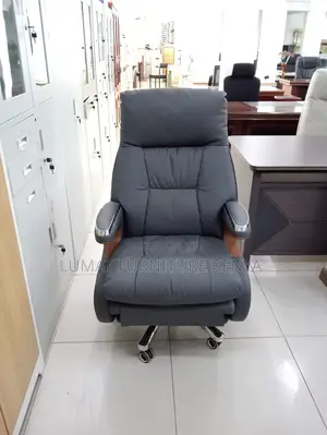 Executive Director’S Leather Office Chair