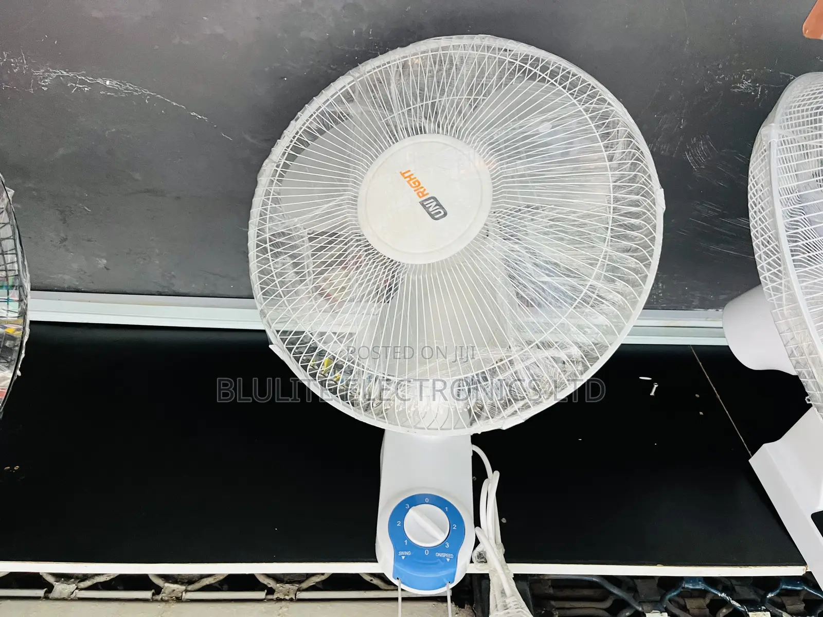 Uniright Wall Fan
