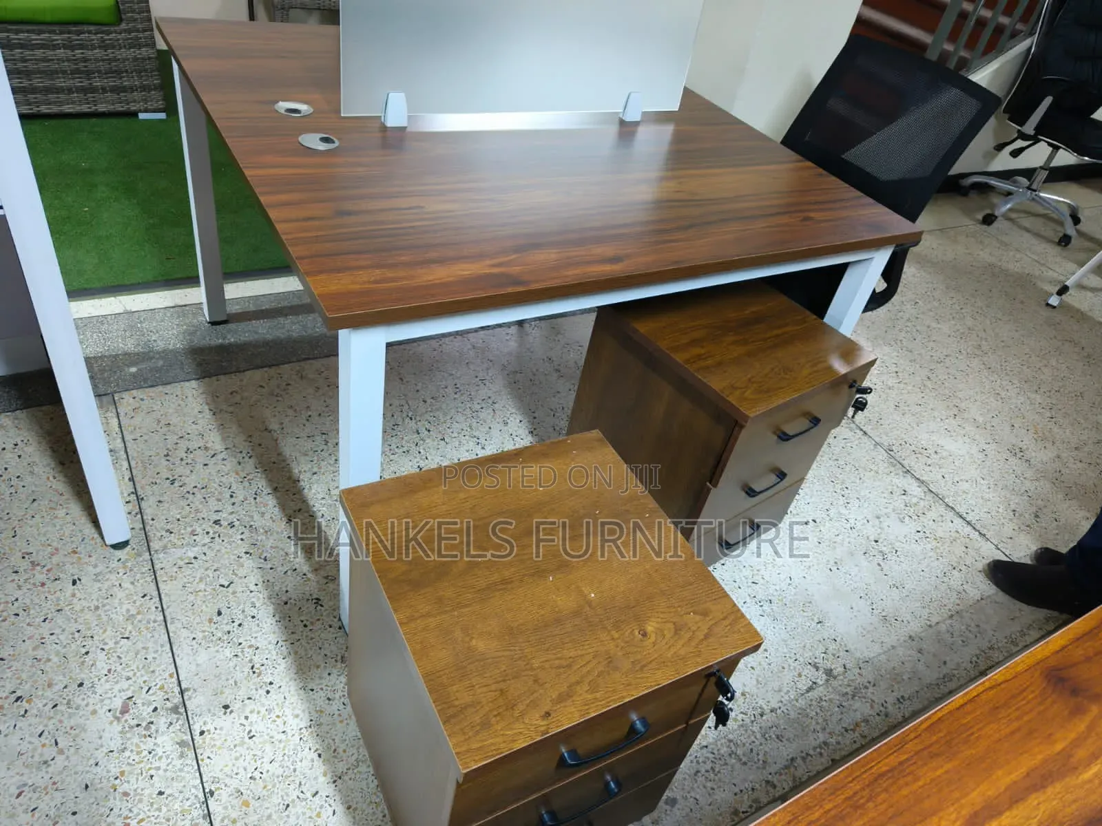 Two Way Imported Workstation With Side Drawers
