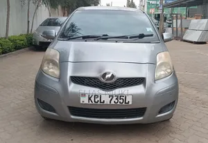 Toyota Vitz 1.3 AWD 5dr 2011 Silver